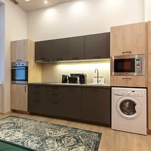  Apartment E12 Boutique